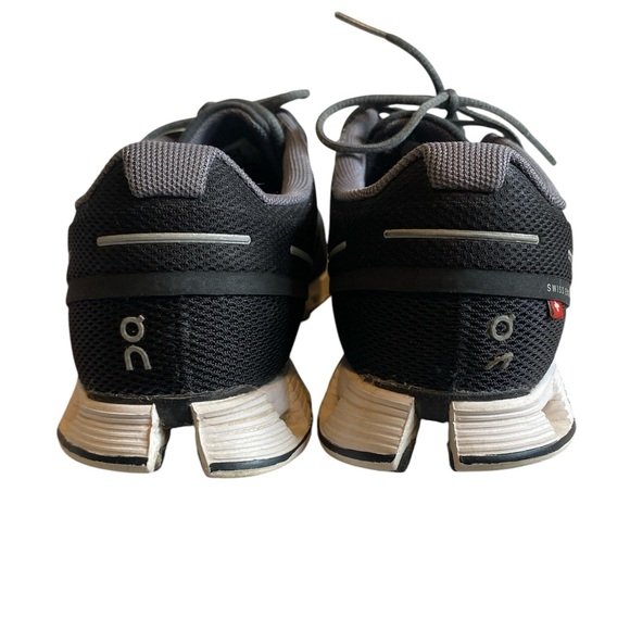 ON CLOUD SWISS ENGINEERED CLOUD WOMENS SNEAKERS, BLACK /WHITE, SIZE US 5 - Picture 4 of 9